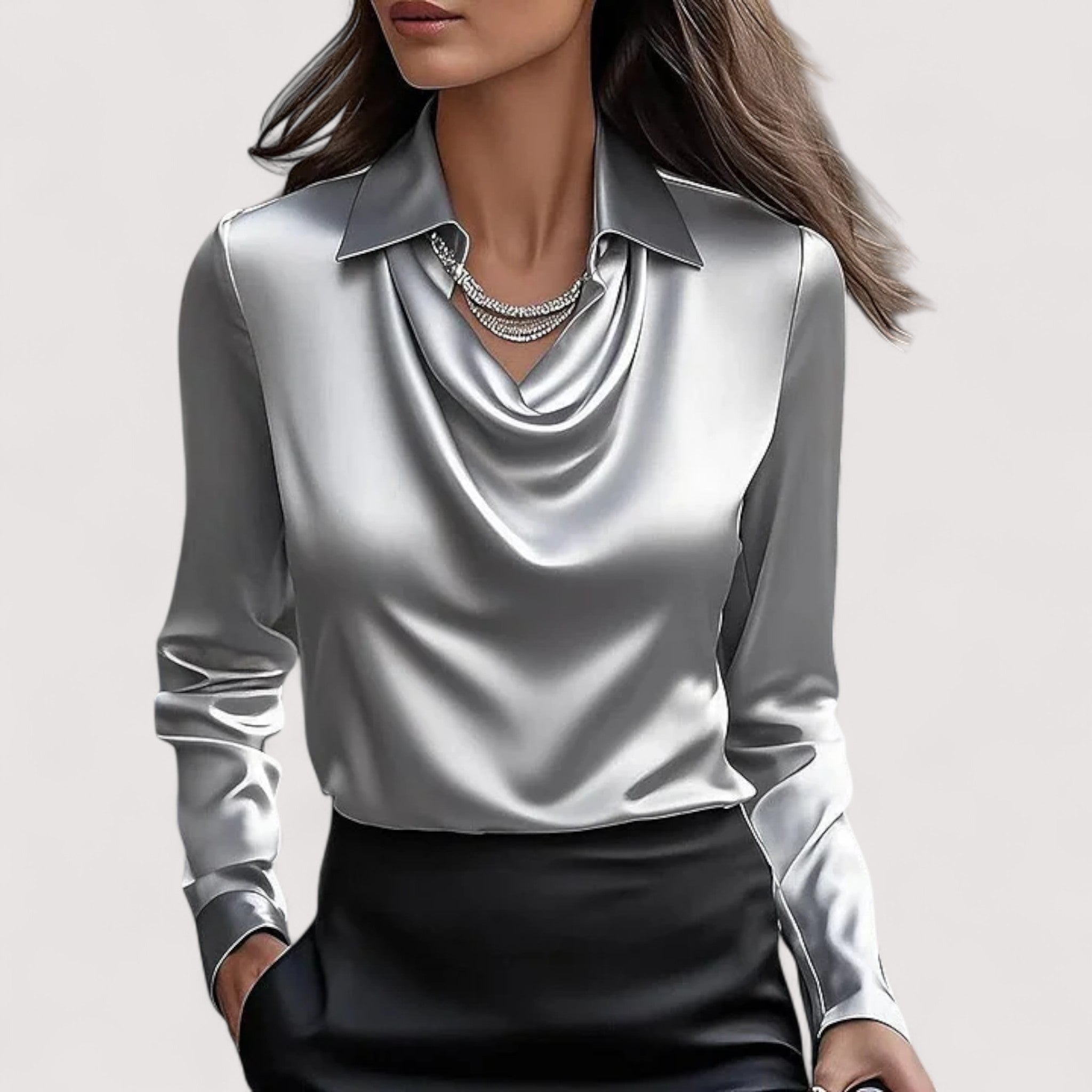 Charlotte™ | Satenska bluza s V-izrezom
