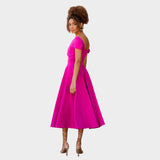 Mia – Elegantna magenta haljina